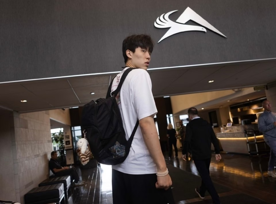 曝杨瀚森最后一场NBA夏联不打回国备战男篮亚洲杯(杨瀚儒近况)